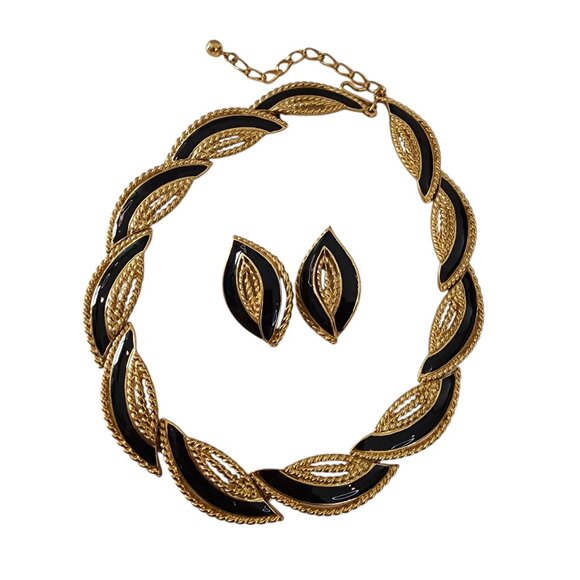 Vintage Trifari choker necklace + clip-on earring set black enamel over gold - Picture 13 of 13